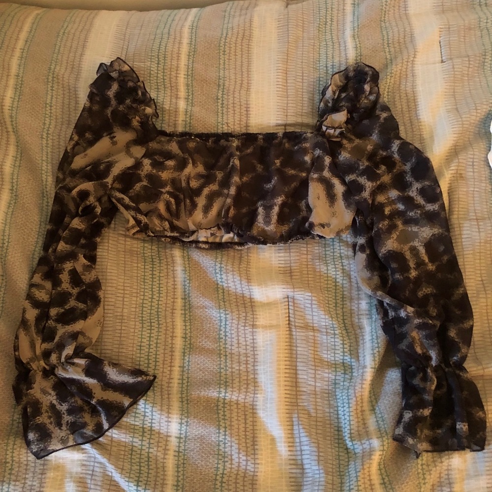 LEOPARD CROP TOP